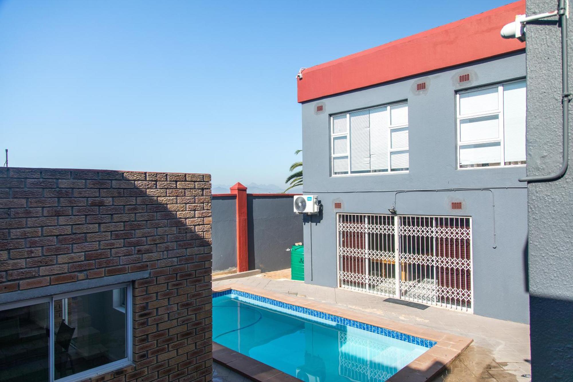 Vredekloof Views *